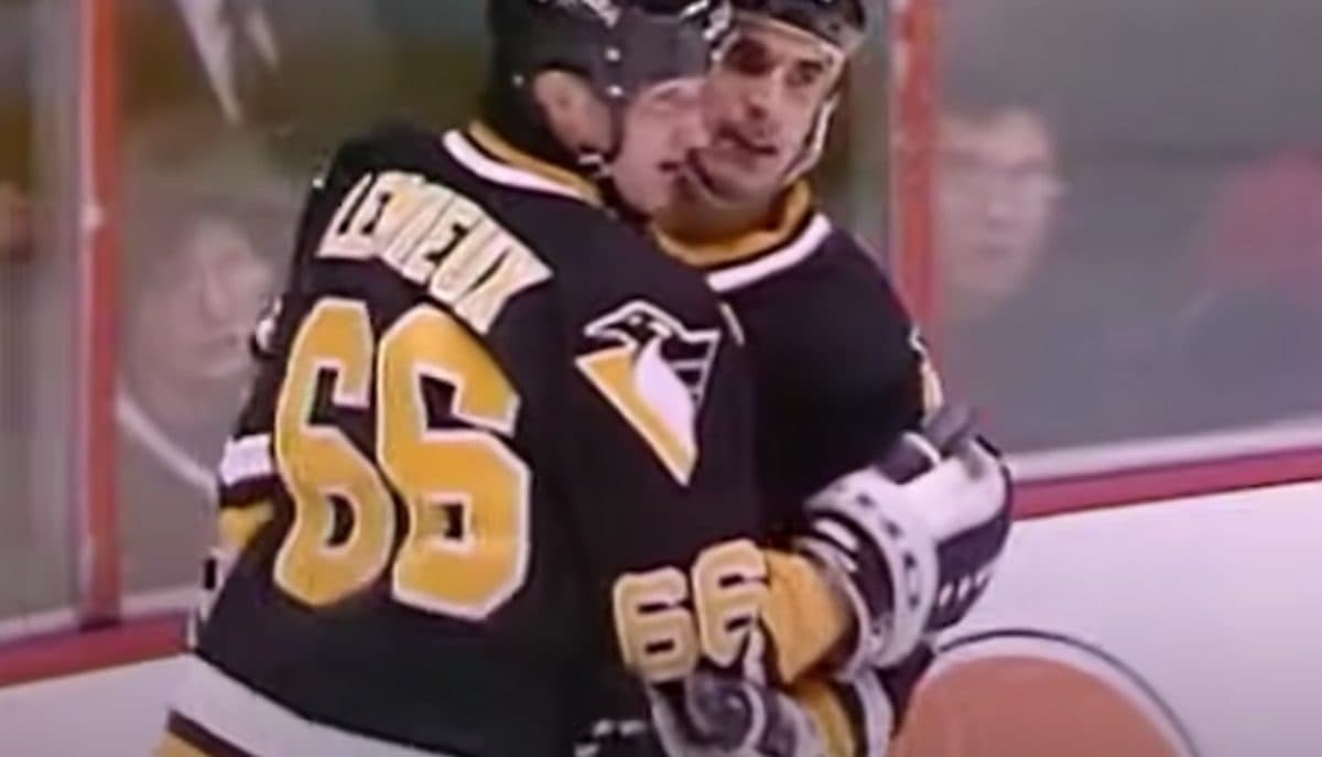 The greatest individual season in hockey history turns 30