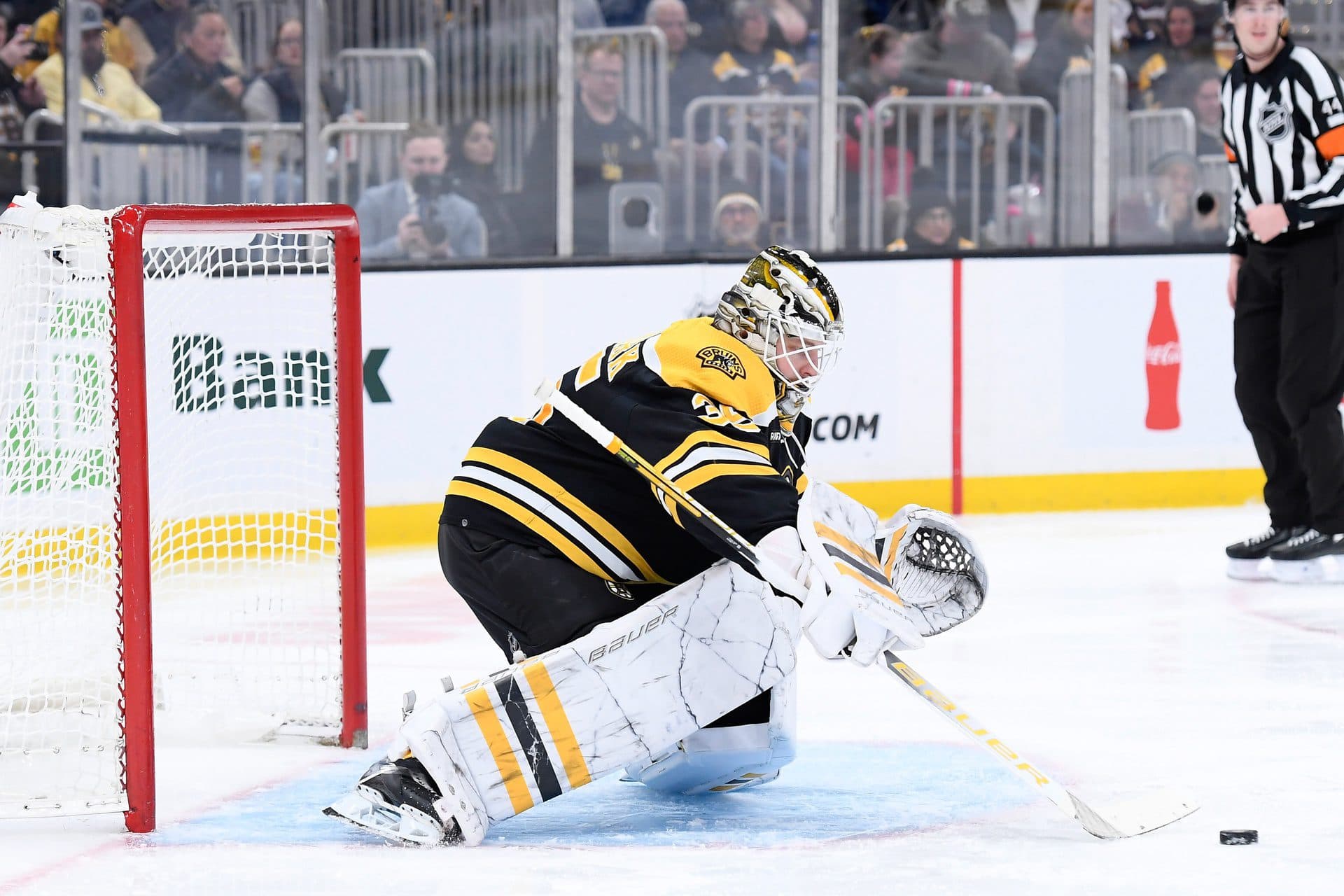 Boston Bruins goalie Linus Ullmark scores goal against Canucks