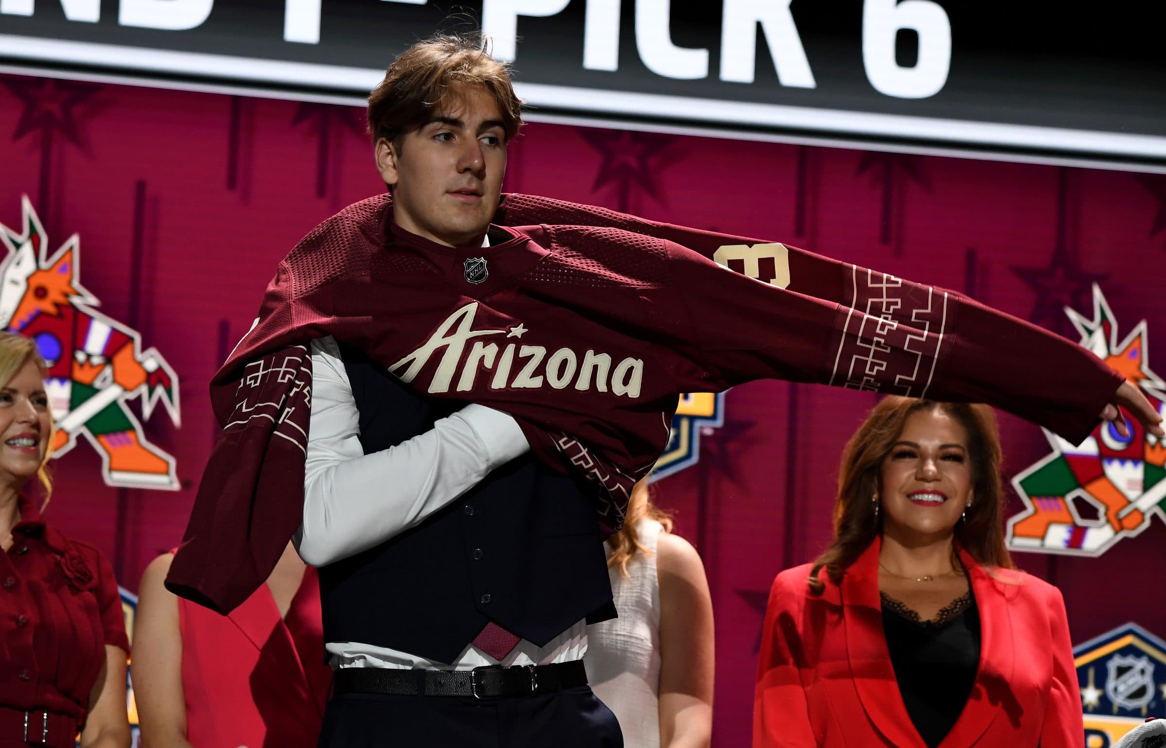 Utah signs top defensive prospect Dmitri Simashev to entry-level contract