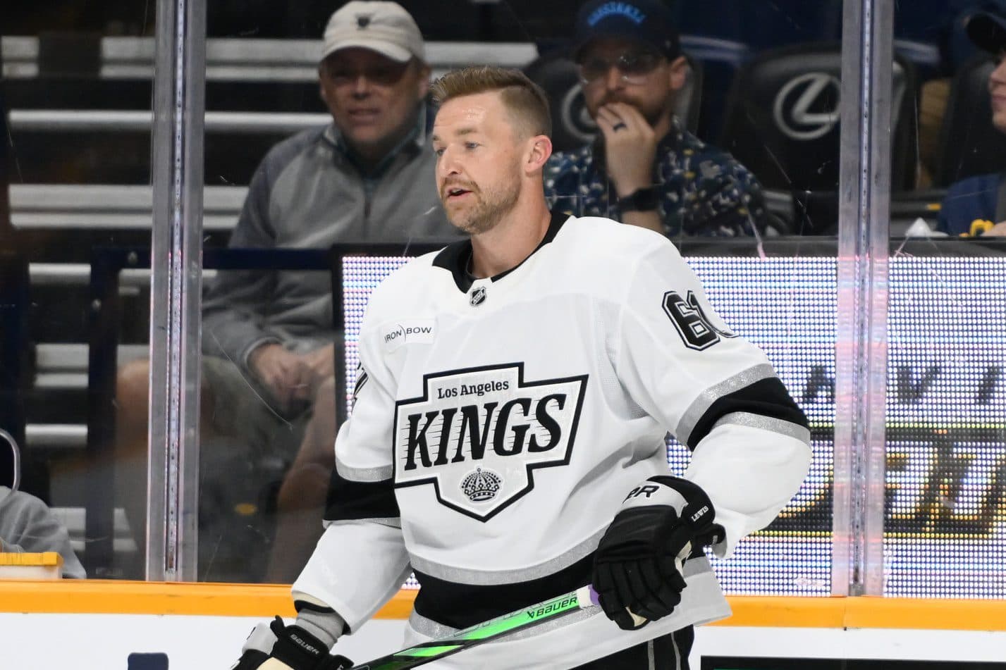 Kings’ Trevor Lewis leaves game with lower-body injury