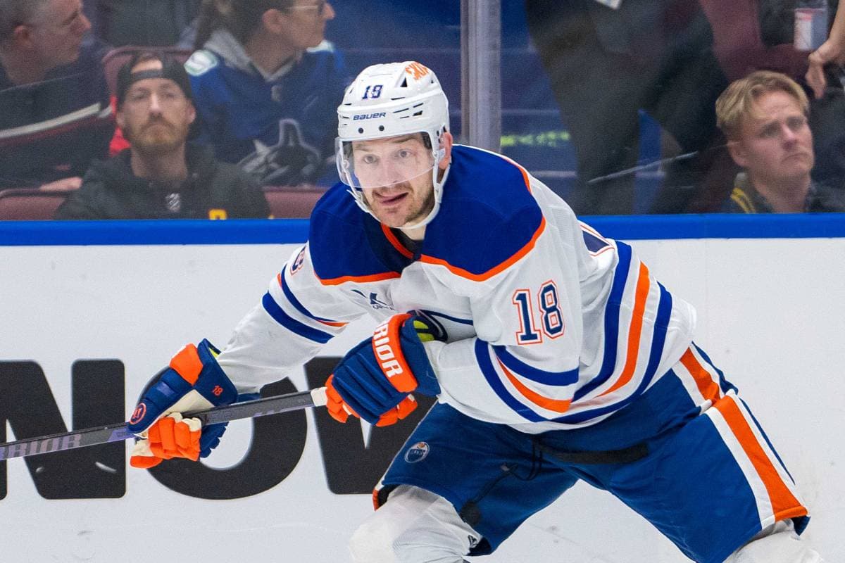 Oilers’ Zach Hyman leaves Game 4 with injury