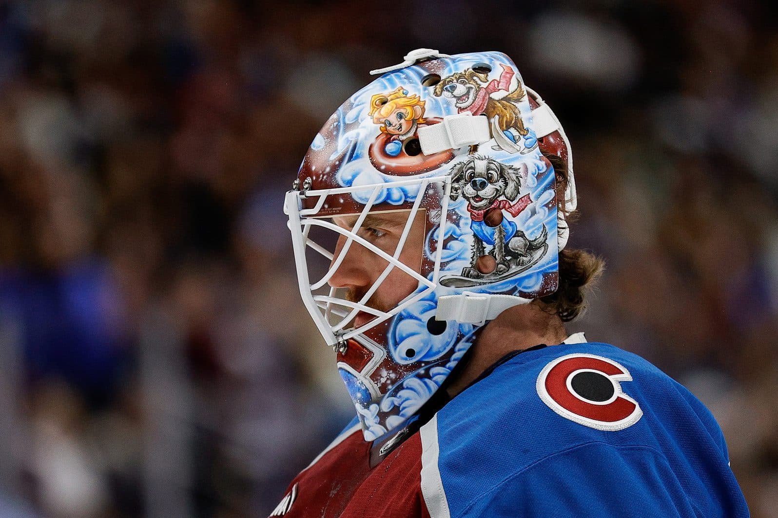 Avalanche’s Scott Wedgewood leaves game with upper-body injury