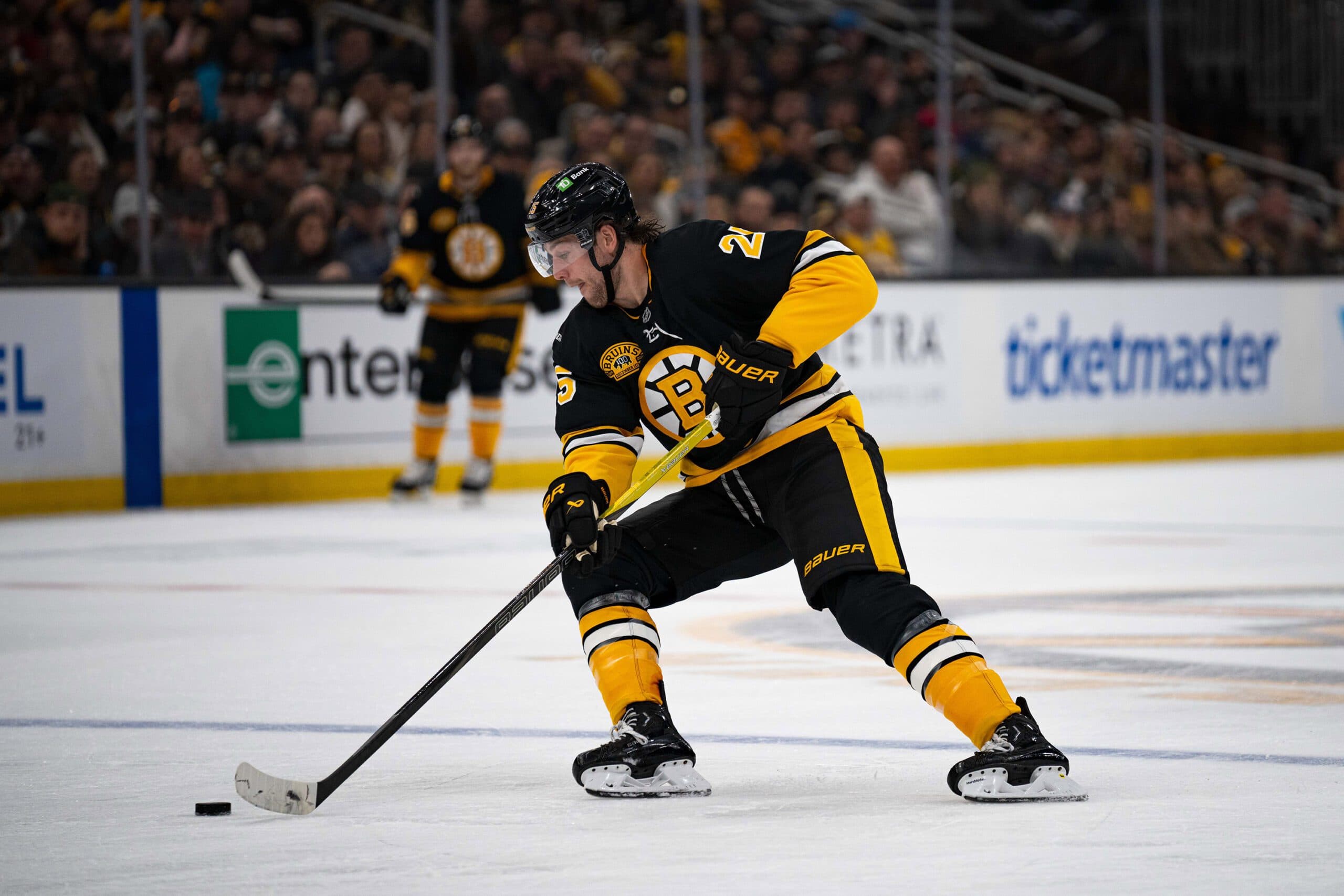 Maple Leafs acquire Brandon Carlo from Bruins for Fraser Minten, pick; Penguins part of three-team deal