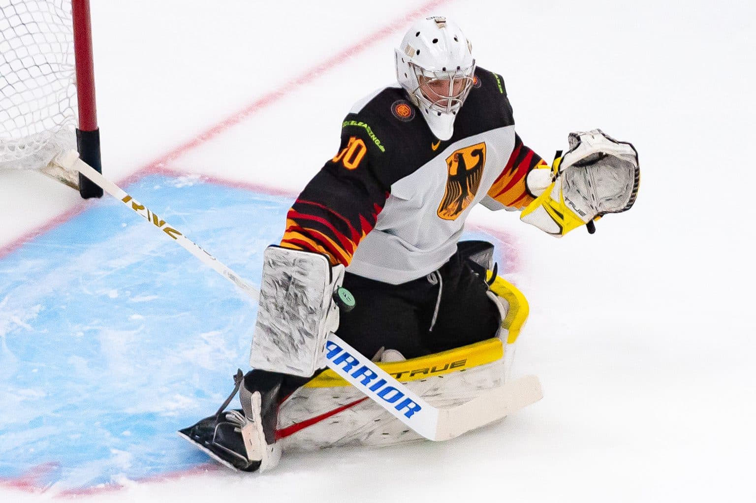 Hurricanes sign Nikita Quapp to entry-level contract