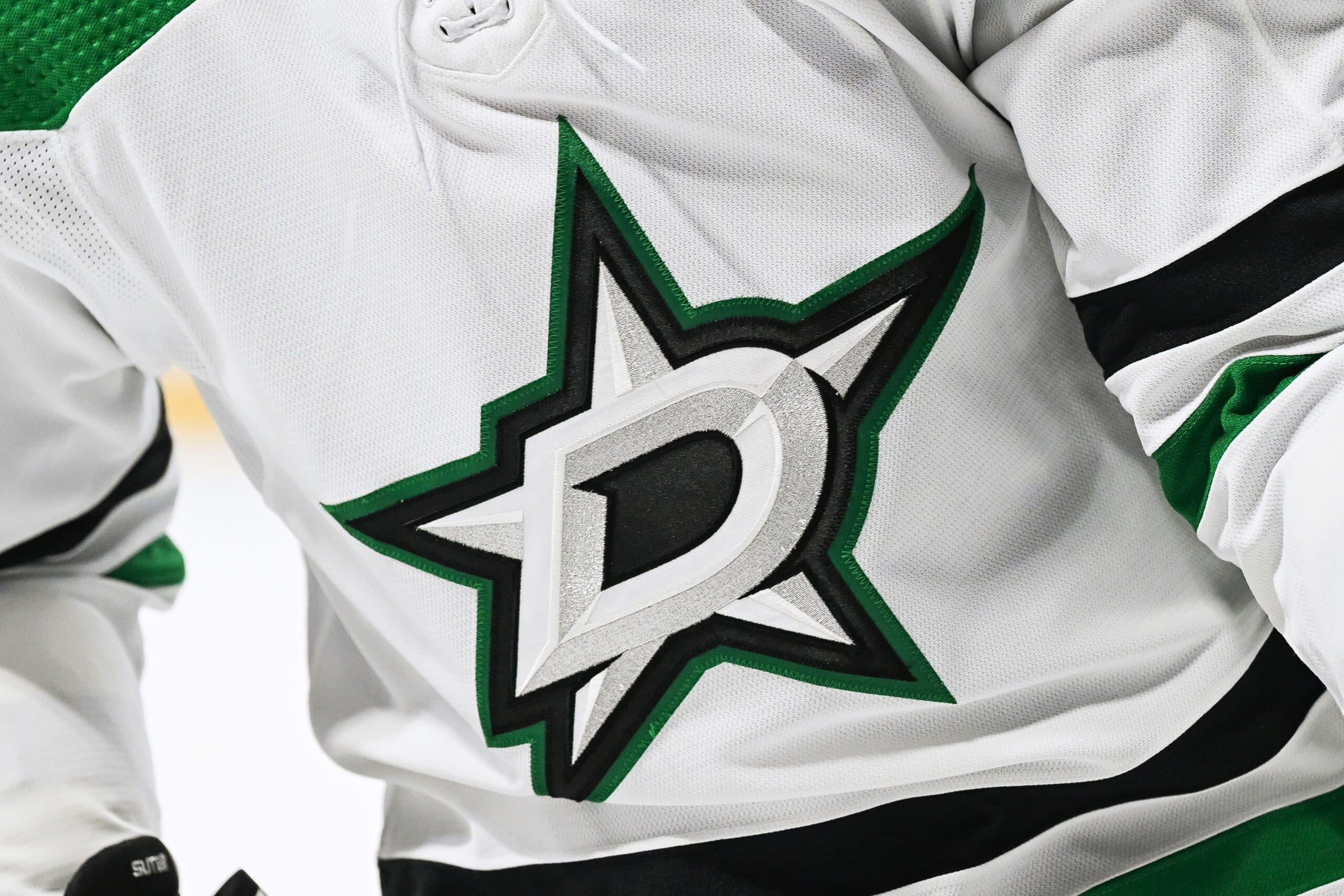 Stars re-sign Antonio Stranges to one-year, two-way contract